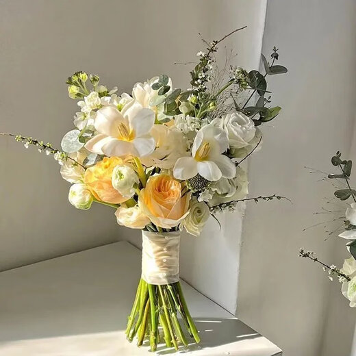 Dilanmu Boda de boda de San Valentín chino, sosteniendo flores, novia sosteniendo tulipanes de bodas, casarse, obtener un certificado de matrimonio, flores de imitación, accesorios de fotos, acompañarlo para toda la vida