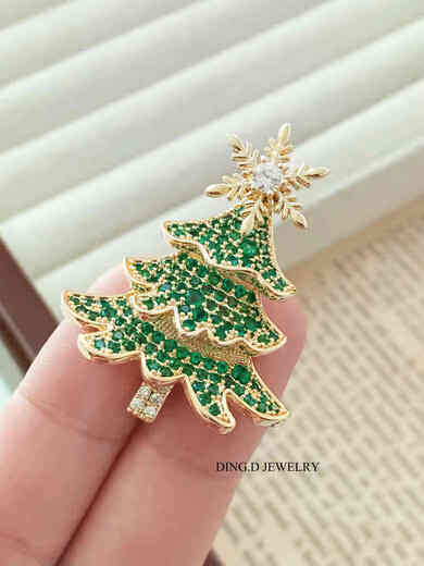 Feiyu exquisite niche design Christmas tree rotatable brooch women's light luxury high-end cute brooch