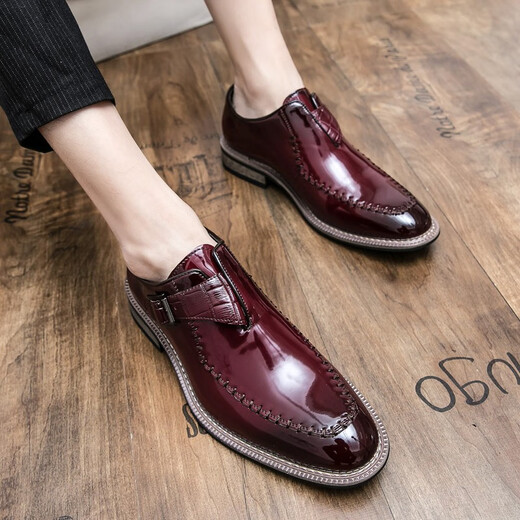Specht Frühling und Sommer neue Lederschuhe Herrener spitzer Zehen Britisch trendy Patentleder Herrenschuhe Glitter Business formeller Anzug atmungsaktiver Ehe F841-1 Schwarz 43