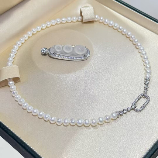 DRJEFUN new pea chalcedony freshwater pearl pendant women's niche design light luxury clavicle chain personalized necklace chain personalized necklace