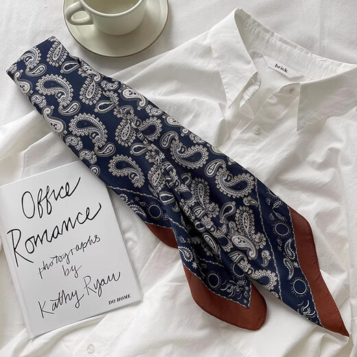 
Miao Yijia silk scarf for women, small square scarf tie neck high-end Korean scarf thin retro scarf tie summer temperament simple retro Korean navy brown edge square scarf