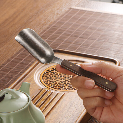 Have some pure titanium tea spoon, divide the tea spoon into titanium tea, and drink tea with tea shovel. Metal tea shovel. Tea ceremony accessories. Kung Fu tea set. Upgraded crystal. Ebony tea spoon + ebony tea clip.