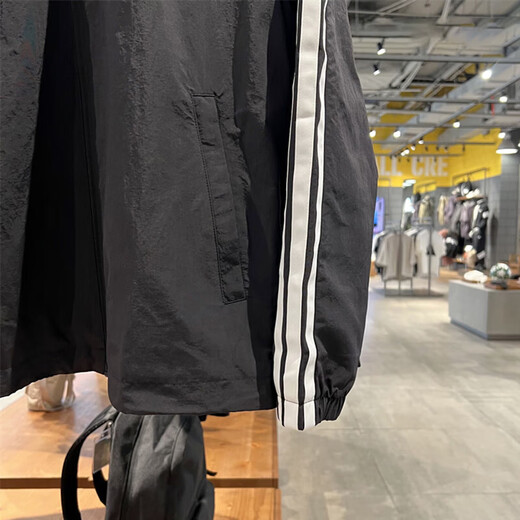 阿迪达斯 （adidas）外套男装2025春季新款运动服梭织透气宽松舒适休闲立领夹克 KC3892黑色/白 L