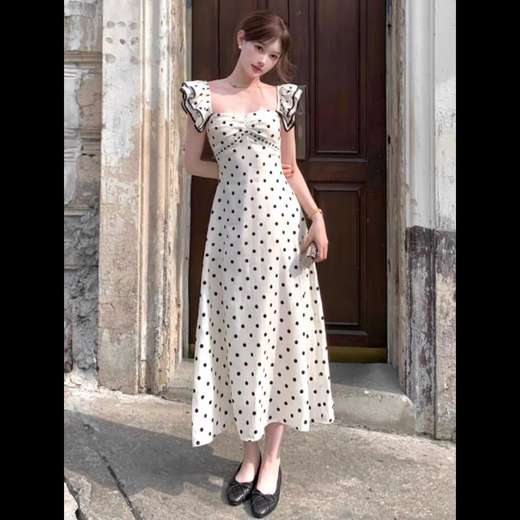 Jingsha French Vestido nuevo para mujeres 2025 Summer Retro Cuque Retro Cuidado en blanco y negro Temperamento de lunares de lunares que abrazan la cintura de longitud media beige blanca se puede tener en cuenta