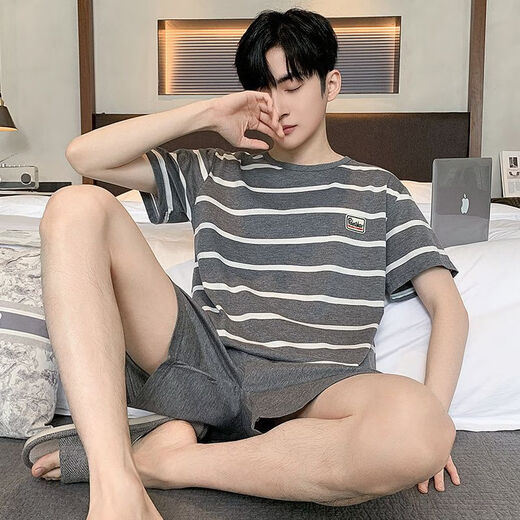 Gerösteter Sommer Pure Color Cotton Herren Pyjamas Herren Sommer Dünne Kurzarm Shorts Lose Lose große Größe kann an der Außensommer-Home-Kleidung getragen werden.