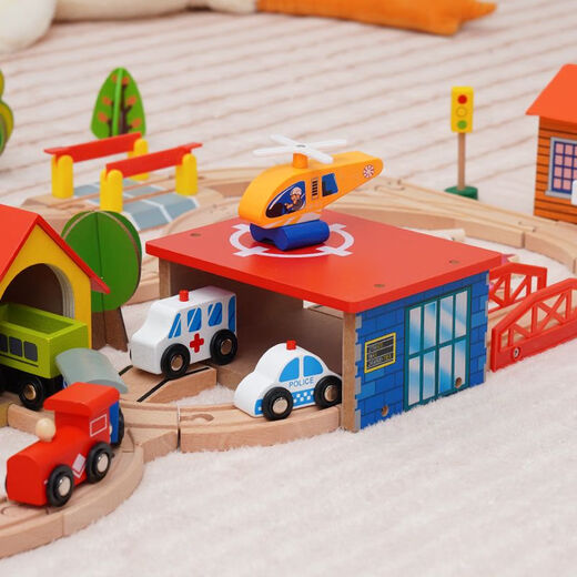 Holz kleiner Zug Hape Track Set Magnetic Lokomotive 3-5-7 Jahre alte Jungen Bausteine ​​Kinderspielzeug Brio Wild Animal Tracks Elektroauto
