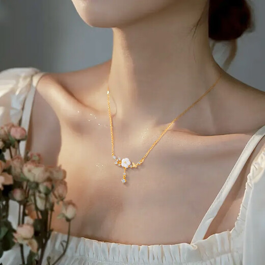 Fakou Light Luxury Camellia Necklace Women's New High-end Niche Clavicle Chain Birthday Chinese Valentine's Day Gift for Girlfriend and Wife Tea Butterfly Pledge Platinum