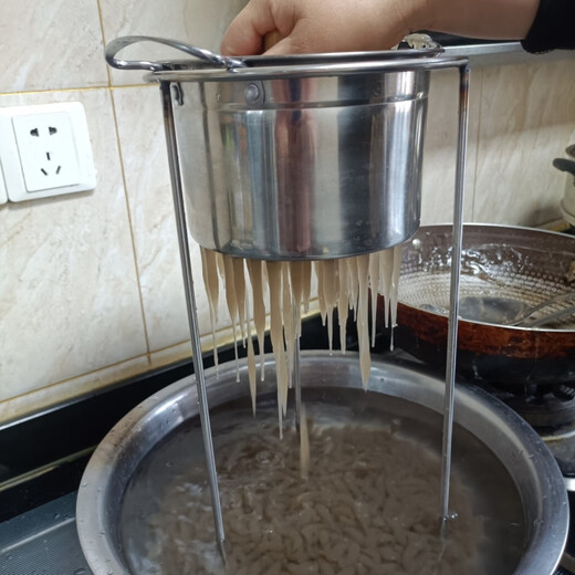 Donau -Traum Frosch Fisch kalte Garnelen Sophora Pollen Colander Löffel Spot undicht Eimer Edelstahl Handelsgeleen -Werkzeug Haushalt Haushalt 12023 Durchmesser 20 Höhe 12 undichte Eimer mit Regal Zange Holz