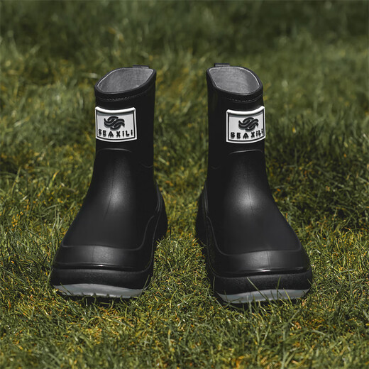 Bainike rain shoes for women, fashionable outdoor water-wearing shoes for outdoor car wash waterproof and anti-slip rain boots Internet celebrity short tube plus cotton warm overshoes black 38