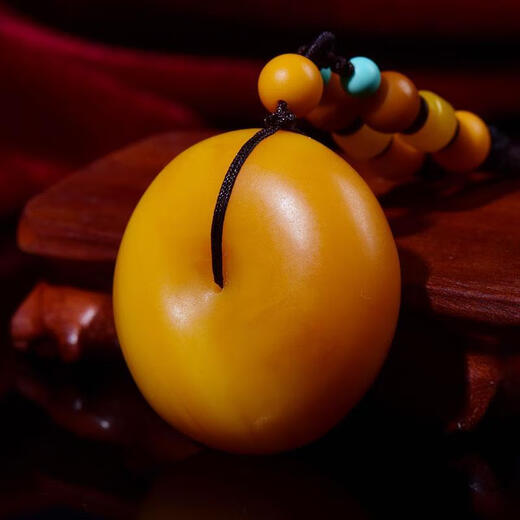 Confucian style natural old beeswax peace buckle pendant amber raw stone innocent brand pendant water drop shape sweater chain men and women old beeswax peace buckle 48*23mm with certificate