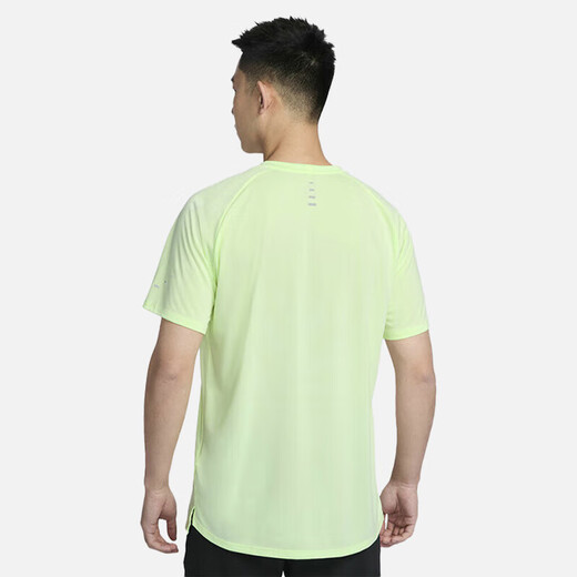 耐克NIKE男子春夏圆领短袖T恤 舒适透气 时尚简约HV5204-701黄色 L