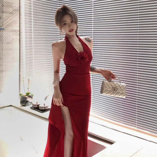 Glühen-in-the-Gloss-Nackenkleid für Frauen im Sommer schlanker Kleid für Frauen, reine hüftrüttende und geschlitzte Hüftrock, sexy V-Neck-Rock, halber Hüftrock [rot L] 110-120jin [Jin gleich 0,5 kg]