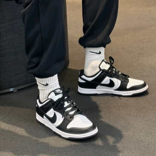 Nike (Nike) [TRENDY] Chaussures masculines Nouvelles chaussures de mode de mode et de loisirs DD1391-100 / Black and White Panda 41.