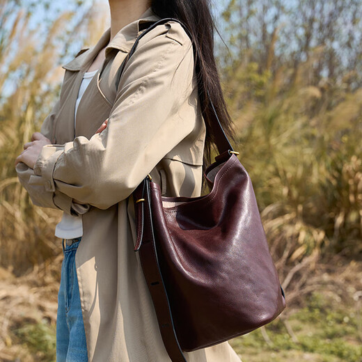 古士旗包包女包2025新款法国奢侈品牌女士斜挎单肩水桶包生日礼物送女友 咖啡色【coffee】