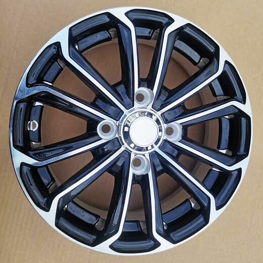 Roues en alliage en aluminium de 13 pouces 15565R13 Anneau en aluminium électrique à quatre roues 16570R13 Vacuum Tire Sightseeing and Tourist Bus Roues en aluminium Gem de 13 pouces (distance centrale 114,3 mm)