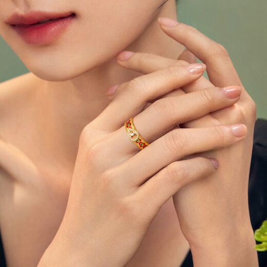 Lukfook Jewelry Fuman Heirloom Pure Gold National Color Heavenly Fragrance Gourd Gilded Craftsmanship Solid Diamond Gold Ring 026996RA No. 13 - total weight 8.05 grams