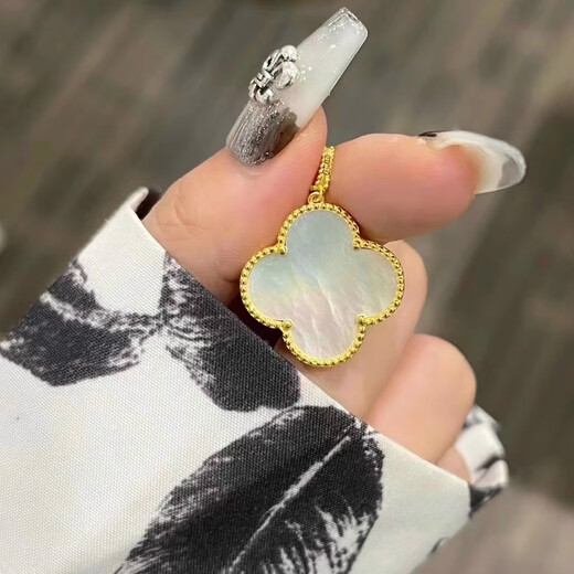 Shienmanbaolu 18K gold four-leaf clover pendant au750 clavicle chain necklace versatile high-end gift for girlfriend Valentine's Day non-mold 18k gold red agate (single pendant) 20mm (if necessary, contact customer service to receive a free chain)