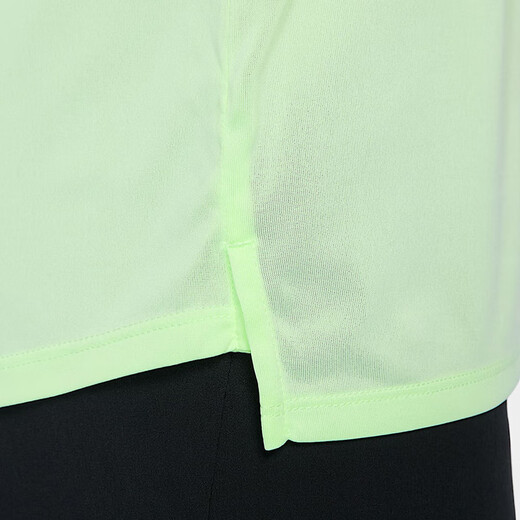 Camiseta de manga corta Nike (Nike) para hombres 2025 Summer NUEVO ARRIBA SPORT SPORTA CORRIENTE ANTERENCIA CORRECTO ALTIVO HV5204-701 Ligeramente amarillo y verde 2XL /185 /Recomendado 170-190Jin [Jin equivale a 0.5 kg]