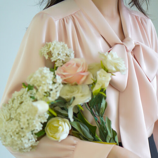 
Ruan Dai (RUANDAI) noble spring new product elegant white-collar style interview temperament shirt bow long sleeve satin MRD12604 (long sleeve champagne color (silky and shiny satin) S (15580A) weight below 95-105