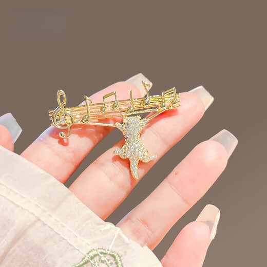 WOUG Kitten Playing Piano Brooch Female Niche Design Cute Music Pin Clothes Corsage Music Kitten Pin