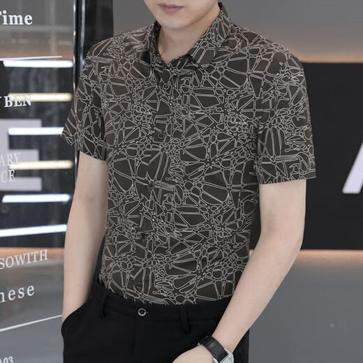 Voiture classique (LAOYECHE) chemise ajustée pour l'été, manches courtes, version coréenne, beau haut fleuri tendance, section fine en soie glacée, sans repassage, 7029 blanc, XL 120-135Jin Jin est égal à 0,5 kg