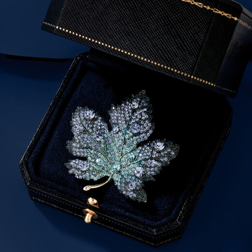 SAC high-end brand Swarovski zirconium brooch, high-end women's Qihongzi Maple Leaf light luxury corsage 2025 new style for teachers, gifts for wives, mothers and elders, kumquat red, Jingzi Dongying official flagship store