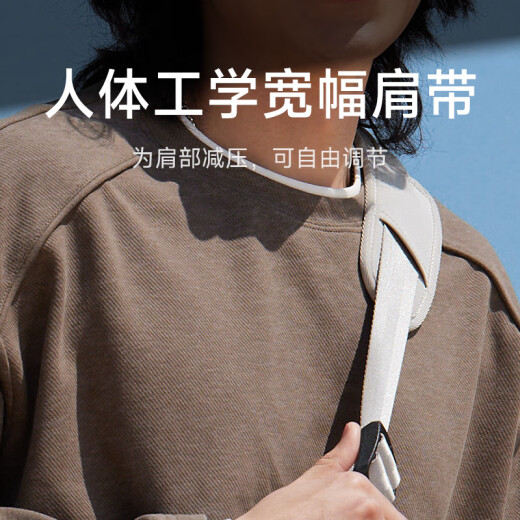 米家小米斜挎包男大容量通勤背包休闲运动百搭女学生单肩包炭黑