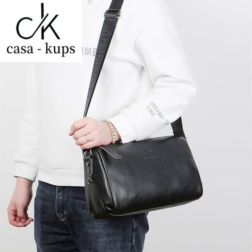 casa-kups真皮男士单肩包大容量邮差包简约时尚圆筒形包新款休闲斜跨商务包 黑色大号1391