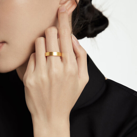 Chow Tai Fook heritage pair of gold rings, which means love is stronger than gold, single (labor cost 820) No. 13 9.3g F214040