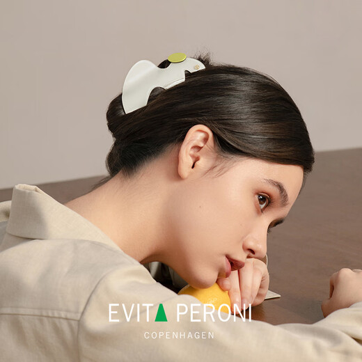 依慧达（Evita Peroni ）依慧达新款鲨鱼夹时尚慵懒风抓夹设计感女性配件 柔雾杏