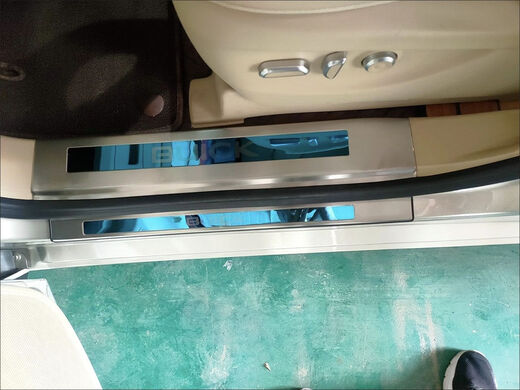
Applicable to Buick GL8 plug-in mixed door sill strip 652t front door pedal 653t welcome pedal gl8es Lu Zun Master and Co-driver Gl825s/652t/ Business class front door four pieces plus