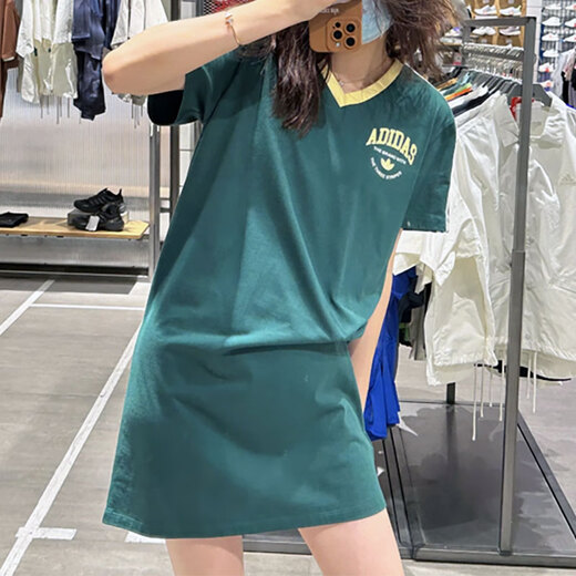 阿迪达斯 （adidas）三叶草短袖连衣裙女裙夏季运动裙V领半袖衫休闲T恤裙子 IR6042森林绿 L