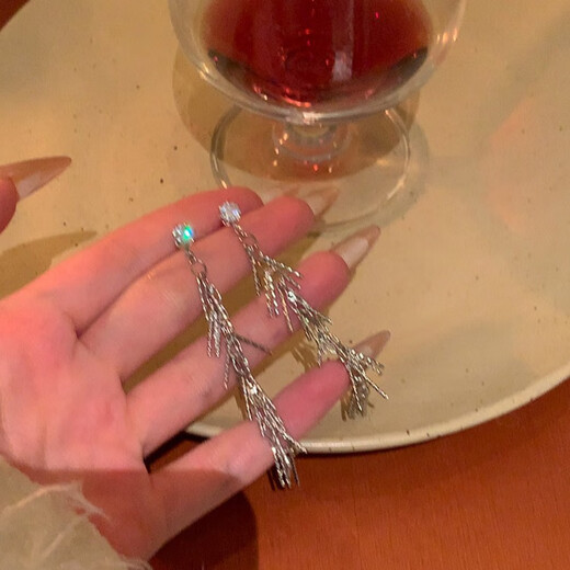 Platinum earrings for women, wheat tassels, high-end, luxury, niche earrings, earrings, earrings, mosquito coil discs, ear clips, gift, wheat tassels, earrings, pair