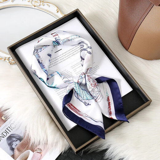 上海故事时尚方巾女夏季百搭母亲生日礼物条纹字母70CM仿真丝丝巾 白色帆船 70*70CM