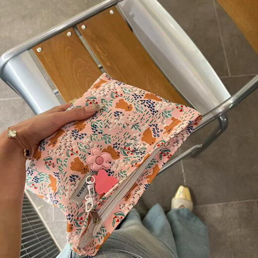 JD Logistics Cute puppy cosmetic bag Japanese style ins simple portable large capacity toiletry bag clutch bag garden puppy without pendants