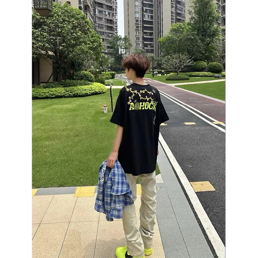 T-shirt à manches à manches courtes de Hiphop American Hiphop American T-shirt Men's Men's High Street T-shirt Loose Vertile Couple de Black à manches à manches L [Recommandé 100-120 Jin [Jin est égal à 0,5 kg]]]