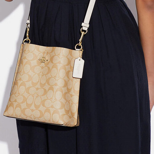 蔻驰（COACH）618蔻驰 Mollie 经典金属Logo标志性吊饰 人造革 水桶包手提 礼盒装(基础装+黄色礼盒)