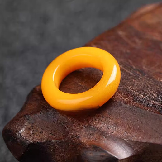 DL 1998 Fat Donglai same style beeswax clasp natural amber old wax running ring ring small accessories one old wax running ring (inner diameter 12mm)