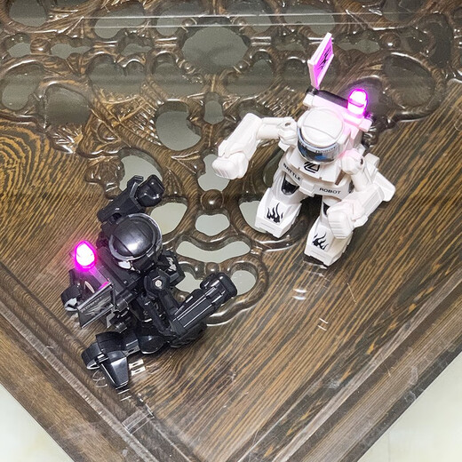 Somatosensory remote control battle robot children's interactive black technology double boxing fighting toys black and white combination robot, handheld battery screw, official standard configuration