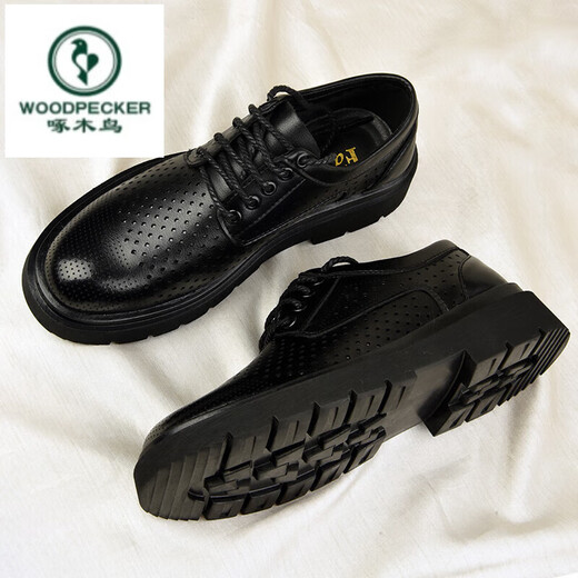 Woodpecker Sandales en cuir masculin 2025 Été Nouveau style respirant Hollow Casual Business Formal Ush Mesh seme épaisse avec des trous, Chaussures en cuir punché noir A15262 pour hommes 41