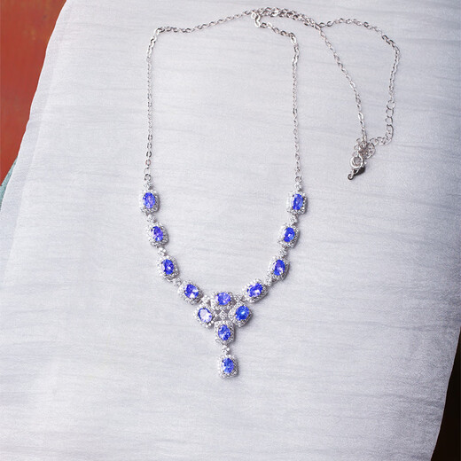 Red Shadow Boutique Colored Treasure Natural Tanzanite Pure Silver Inlaid Clavicle Chain Women's Seiko Silver Inlaid Colored Treasure Jewelry Gift Bare Stone Approximately 4*5MM Send One Piece