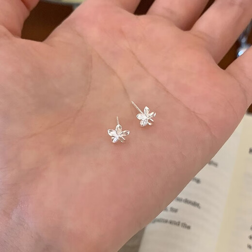 Love for Two Worlds S999 Pure Silver Flower Earrings for Girls Exquisite, Small and Sweet Daily Commuting Ears Versatile Bestie Earrings and Earrings S999 Pure Silver-A Pair of Small Flower Earrings