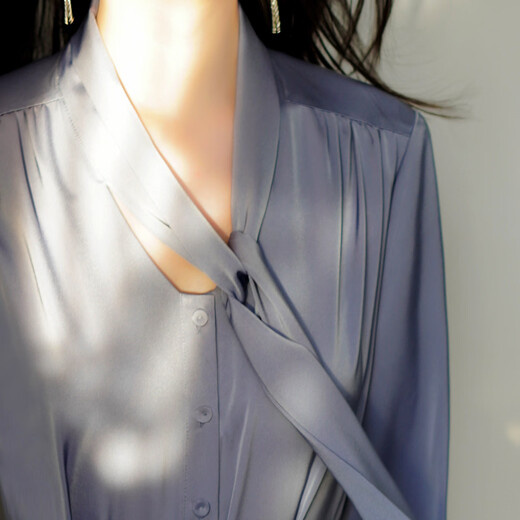 
Ruan Dai (RUANDAI) noble spring new product elegant white-collar style interview temperament shirt bow long sleeve satin MRD12604 (long sleeve champagne color (silky and shiny satin) S (15580A) weight below 95-105