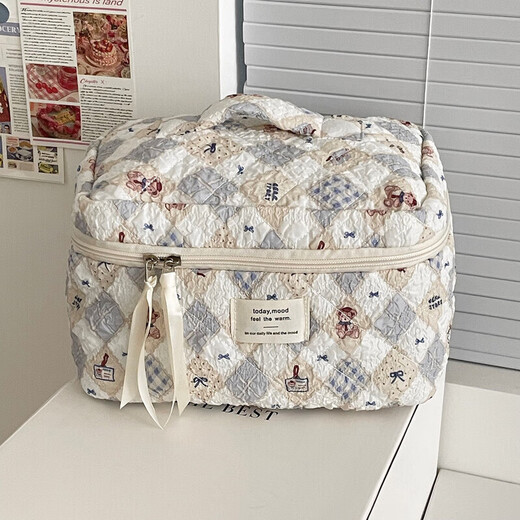 Diamond Teddy Bear Cosmetic Bag, High-Looking Student Travel Portable Contrast Color Toiletries Bag, Large Capacity Portable Storage Bag, Retro Diamond Teddy Bear - Octagonal Bag