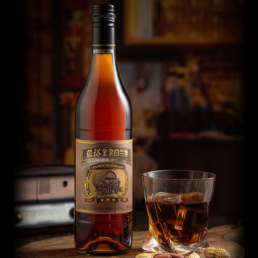 
Changyu (CHANGYU) Gold Award Brandy Three-Four-Star Cellar Yantai Special Grape Distilled Wine Bottles Can be used for merchants 40-degree Long Neck VS Brandy 700mL 1 Bottle Zhangyu