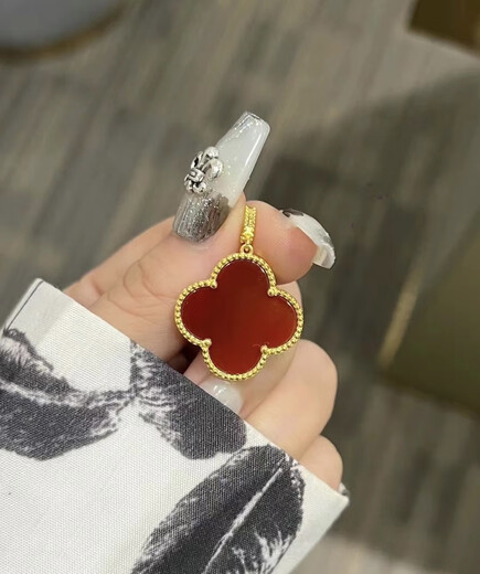 Shienmanbaolu 18K gold four-leaf clover pendant au750 clavicle chain necklace versatile high-end gift for girlfriend Valentine's Day non-mold 18k gold red agate (single pendant) 20mm (if necessary, contact customer service to receive a free chain)
