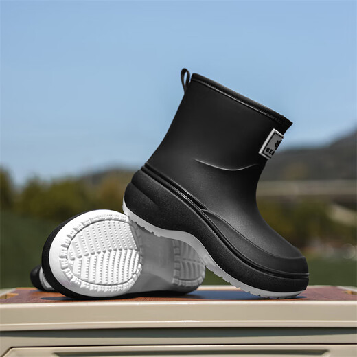 Bainike rain shoes for women, fashionable outdoor water-wearing shoes for outdoor car wash waterproof and anti-slip rain boots Internet celebrity short tube plus cotton warm overshoes black 38