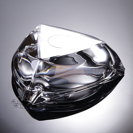 Creative European modern thickened crystal glass large ashtray fashionable personality living room office ashtray ornaments ship-shaped amber 11*19.5cm