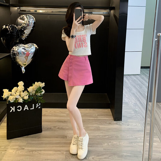 Yuxi Pink-Breasted Decorative Casual Denim Shorts Frauen hohe Taille schlampig gefälschter zweiteiliger Hüft-Hip-Padd-Rock kurzer Top Cover 7029 Weißes Top + 7028 Rose Red Denim Rock S S