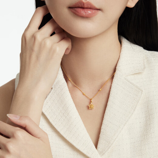 Chow Tai Fook, Blasting Sugar Cube deseando un colgante de oro de estrella (tarifa de trabajo de 180) es de aproximadamente 1.4g EOF1392